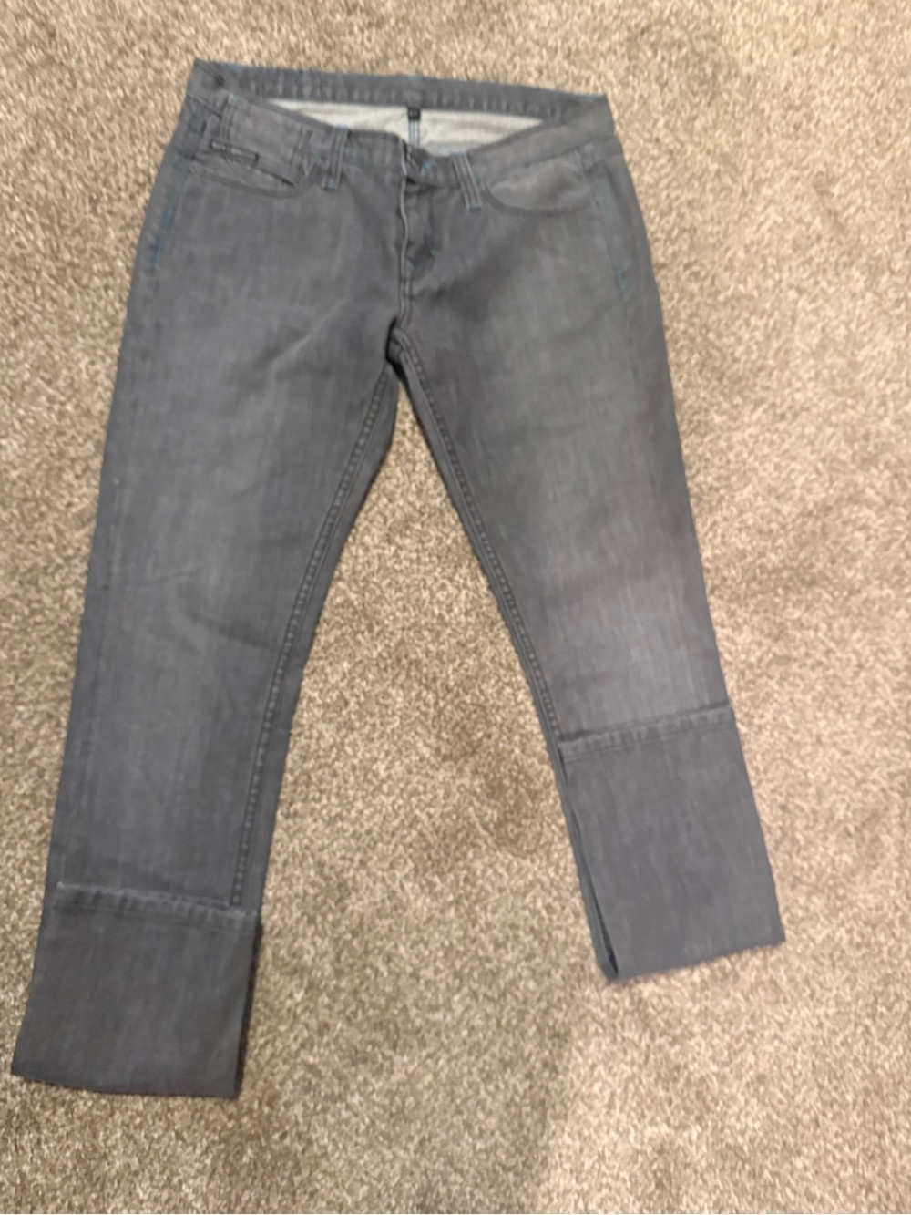 Women’s Ankle Cropped Jeans in Gray